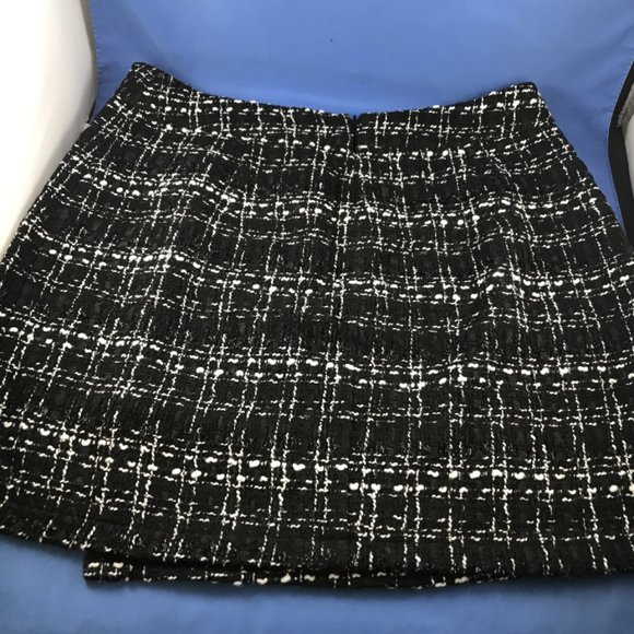 NWT Front Wrap Black & White Tweed Skirt - Picture 4 of 5
